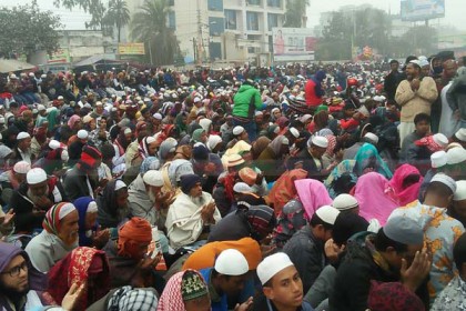 তুরাগ তীরে জুমার নামাজে লাখো মুসল্লির ঢল