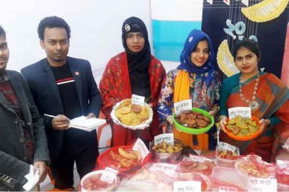 বগুড়ায় পিঠা উৎসব অনুষ্ঠিত