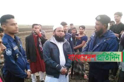 শরীয়তপুরে ৪ ভেকু মেশিন জব্দ, মালিক আটক