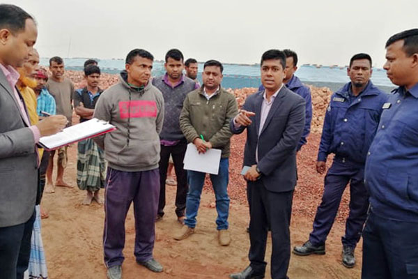 শেরপুরে ইটভাটা অন্যত্র সরানোর নির্দেশ, ৫০ হাজার টাকা জরিমানা