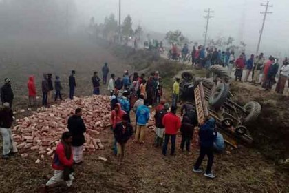 দিনাজপুরে ট্রাক্টরের ধাক্কায় ভ্যানচালক নিহত