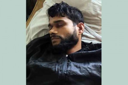 মোরেলগঞ্জে ইউপি মেম্বারকে পিটিয়ে পুলিশে সোপর্দ