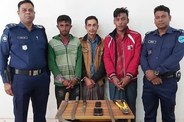 বেলাবতে ডাকাতির প্রস্তুতিকালে অস্ত্রসহ ৩ ডাকাত গ্রেফতার