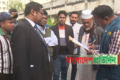 খুলনা মেডিকেল কলেজ হাসপাতালে দুদকের অভিযান 