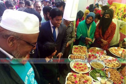 বাগেরহাটে বাহারি পিঠার উৎসব