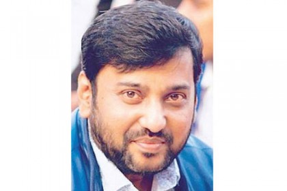 অসুস্থ হয়ে হাসপাতালে সম্রাট
