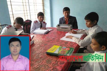 হতাশা নিয়েও আলোর পথ দেখাচ্ছেন জাকারিয়া 
