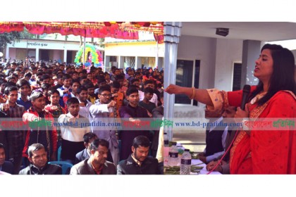 স্কুল শিক্ষার্থীদের স্মার্টফোন ব্যবহার না করার শপথ