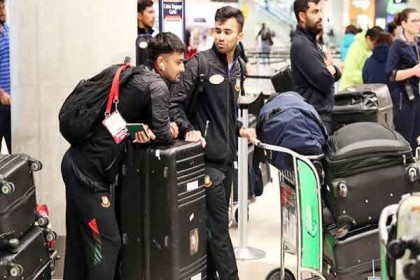পাকিস্তানের উদ্দেশ্যে ঢাকা ত্যাগ টাইগারদের  
