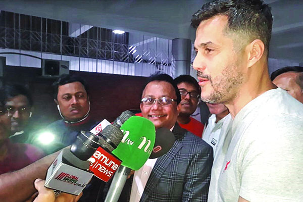 ঢাকায় ব্রাজিলের গোলরক্ষক সিজার