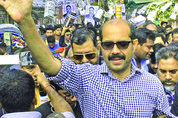 যত্রতত্র পোস্টার নয় : আতিক