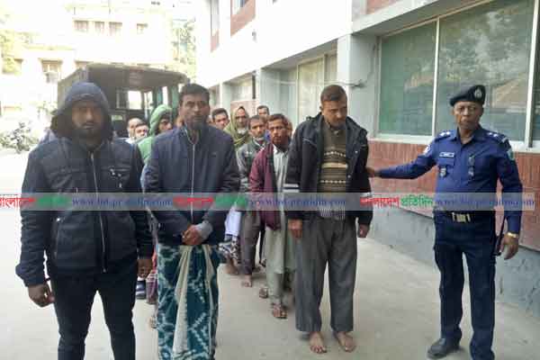 গানপাউডার ও ককটেলসহ জামায়াতের ১৬ কর্মী গ্রেফতার