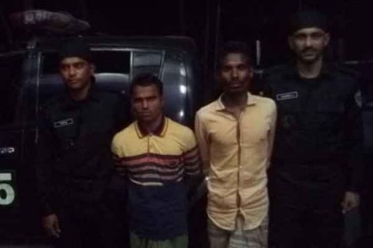 টেকনাফে ৮০ হাজার ইয়াবা উদ্ধার, রোহিঙ্গাসহ আটক ২