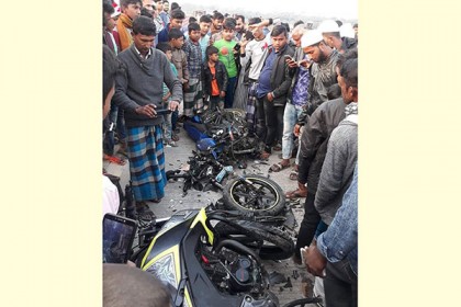 মাদারীপুরে দুই মোটরসাইকেলের মুখোমুখি সংঘর্ষে নিহত ১