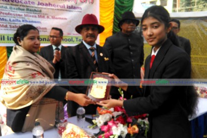 টাঙ্গাইলে কৃতি শিক্ষার্থীদের সংবর্ধনা