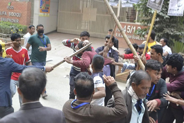 পুলিশের কাছে গোপীবাগের ঘটনার 'তথ্য' চেয়েছেন রিটার্নিং কর্মকর্তা