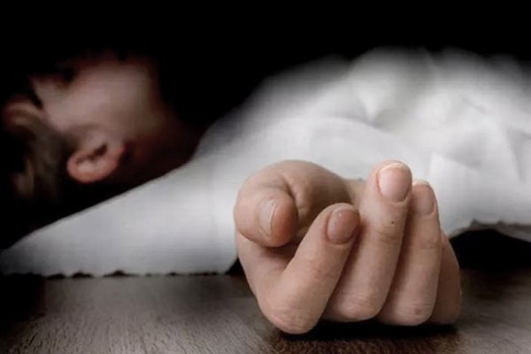 বক্স খাটে শিশুপুত্রকে ভরে প্রেমিকের সঙ্গে পালালেন মা, ছেলের মৃত্যু