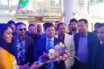 বেনাপোল চেকপোস্টে ডিউটি ফ্রি শপের উদ্বোধন