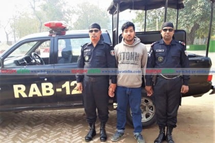 কুষ্টিয়ায় এসএসসি পরীক্ষার প্রশ্নপত্র ফাঁসকারী চক্রের সদস্য গ্রেফতার 
