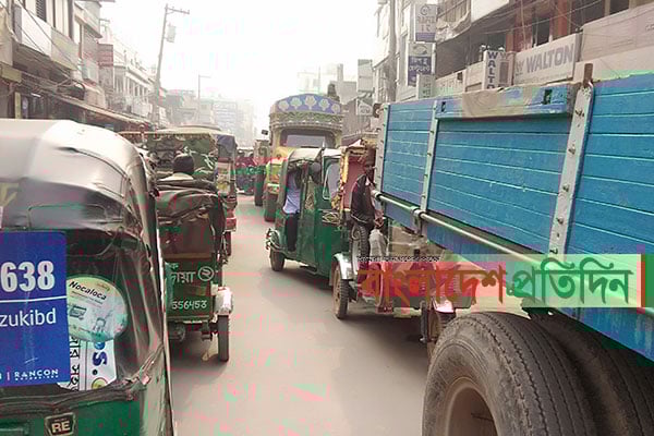 বিকল্প সড়ক না রেখেই সেতু নির্মাণ, ধামরাইয়ে ব্যাপক যানজট
