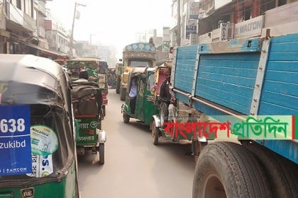 বিকল্প সড়ক না রেখেই সেতু নির্মাণ, ধামরাইয়ে ব্যাপক যানজট