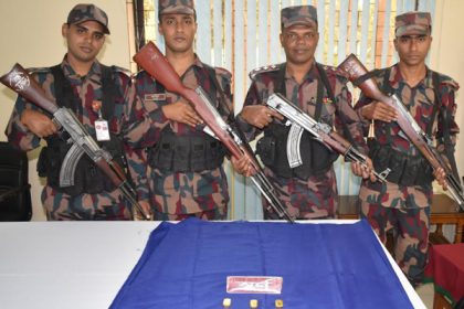 সাতক্ষীরায় স্বর্ণের বার জব্দ
