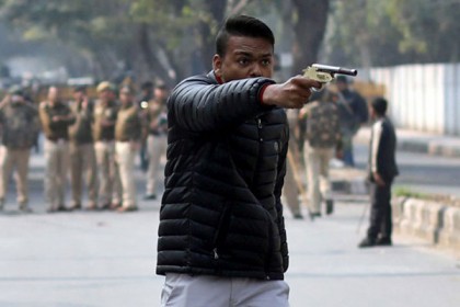 'জয় শ্রীরাম' বলে জামিয়ার শিক্ষার্থীদের বিক্ষোভ মিছিলে প্রকাশ্যে গুলি