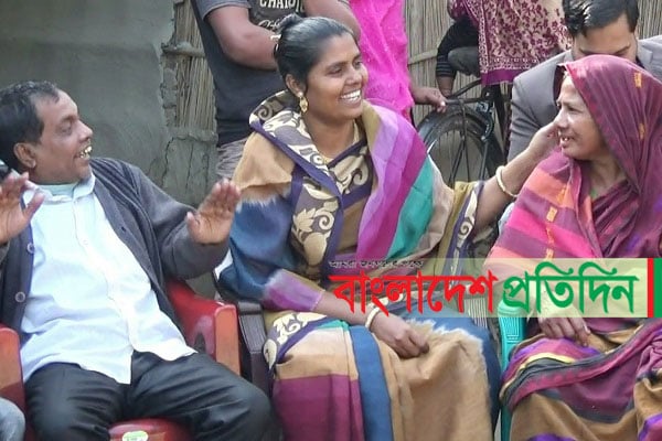 ৩৩ বছর পর পরিবারকে ফিরে পেল মুন্নী