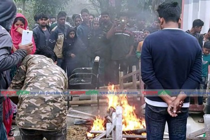 ফরিদপুরে এসএসসির প্রবেশপত্র না পেয়ে সড়ক অবরোধ