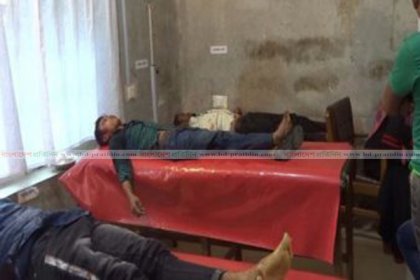 ট্রাক্টর-মোটরসাইকেলের সংঘর্ষে তিন বরযাত্রী নিহত