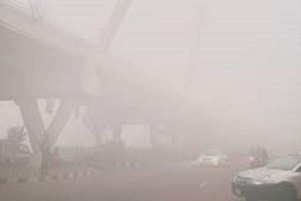 আজ সকাল থাকবে কুয়াশায় ঢাকা