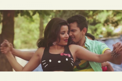 নেহা কাক্কারের সঙ্গে বিয়ের গুঞ্জনের মধ্যেই আদিত্যর অন্তরঙ্গ মুহূর্ত ভাইরাল