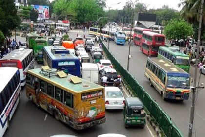 বেলা বাড়ার সাথে সাথে বাড়ছে গণপরিবহন 