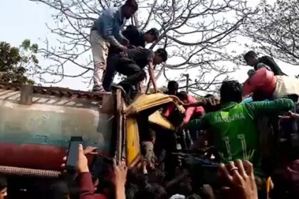 বরিশালে টোলপ্লাজায় ৩ যানের সংঘর্ষে ২০ জন আহত