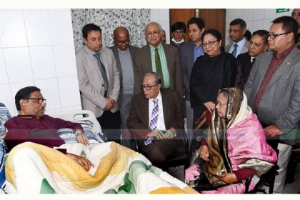 ওবায়দুল কাদেরকে দেখতে হাসপাতালে রাষ্ট্রপতি