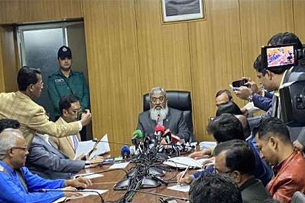 চীনে যাওয়া পাইলট-ক্রুরা পারছেন না অন্য দেশে যেতে