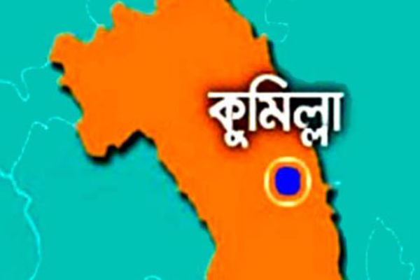 মহাসড়কের পাশে ধারালো অস্ত্রের আঘাতে নিহত ব্যক্তির লাশ 