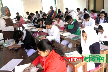 বরিশালে কঠোর নিরাপত্তায় এসএসসি'র প্রথম পরীক্ষা অনুষ্ঠিত