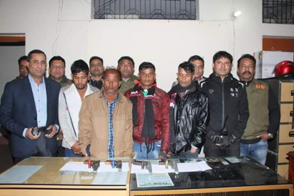 সিরাজগঞ্জে ওয়ান শুটারগান ও কার্তুজসহ ৪ অস্ত্র ব্যবসায়ী আটক