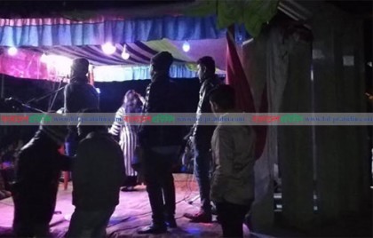 মোংলায় শহীদ মিনারে জুতা পায়ে নাচ-গান, ইউপি সদস্যকে আটকের নির্দেশ