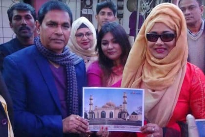 মসজিদ নির্মাণ করছেন চিত্রনায়িকা রোজিনা
