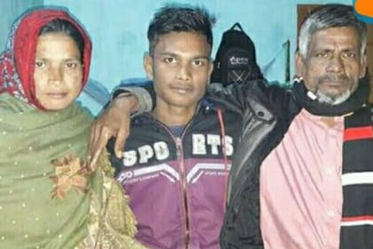 ফেসবুক লাইভে ১০ বছর পর মিলল হারানো ছেলের সন্ধান!