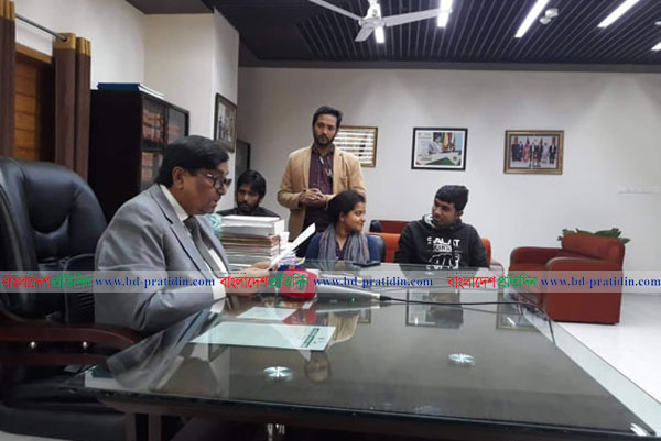ঢাকার ভোটে অস্বাভা‌বিক কম ভোট পড়া গণতন্ত্রের জন্য অশ‌নিসং‌কেত: ইসি মাহবুব