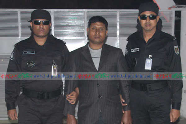 চাকরির প্রলোভনে টাকা আত্মসাৎ, রংপুর বিভাগীয় প্রধান গ্রেফতার