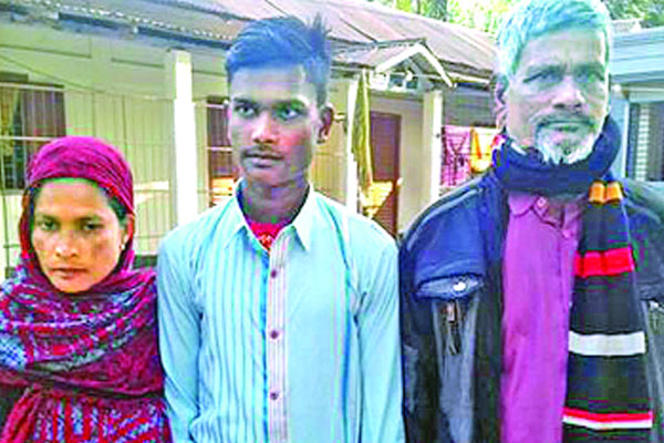 ফেসবুক লাইভে ১০ বছর পর সেই ছেলের সন্ধান