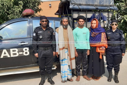 মানসিক রোগীকে পিটিয়ে ও পানিতে চুবিয়ে হত্যায় গ্রেফতার ৩ 