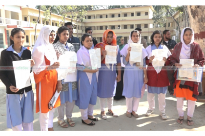 বরিশালে ভুল প্রশ্নে পরীক্ষা নেয়ায় হল সুপার বরখাস্ত