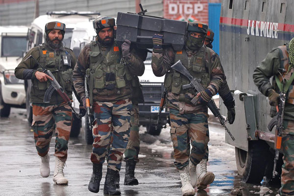 ফের ভয়াবহ হামলা কাশ্মীরে, ভারতীয় সেনাসহ নিহত ৩