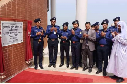 সেন্টমার্টিনে নবনির্মিত পুলিশ ফাঁড়ির উদ্বোধন করলেন আইজিপি