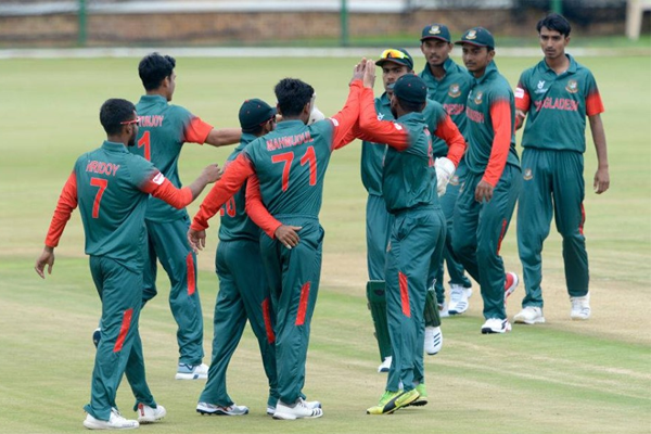 টাইগারদের বোলিং তোপে দিশেহারা নিউজিল্যান্ড